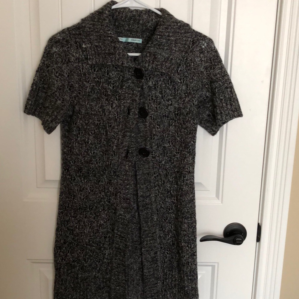 Black gray and white short sleeve sweater